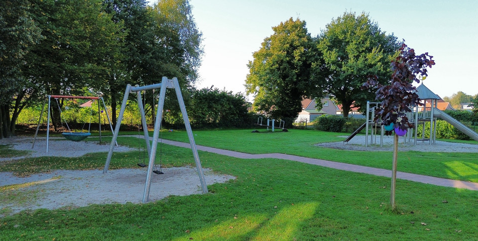Außenbereich mit Spielplatz Kindertagesstätte Farbenwelt