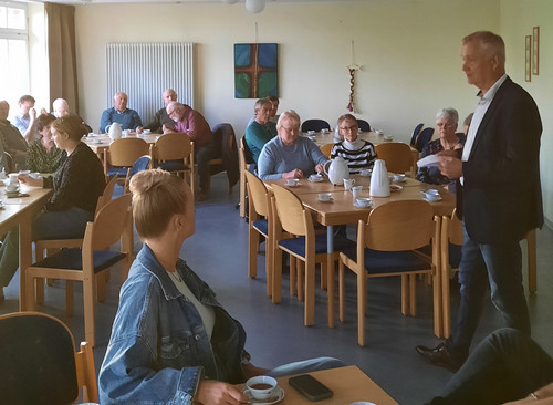 Versammlung von Einwohnern in Langholt
