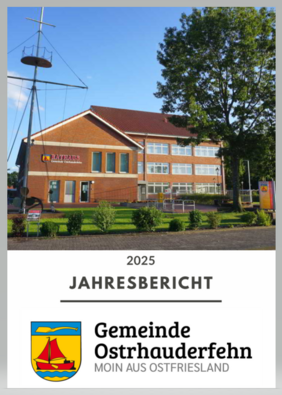 Deckblatt Jahresbericht 2025 mit Ansicht des Rathauses