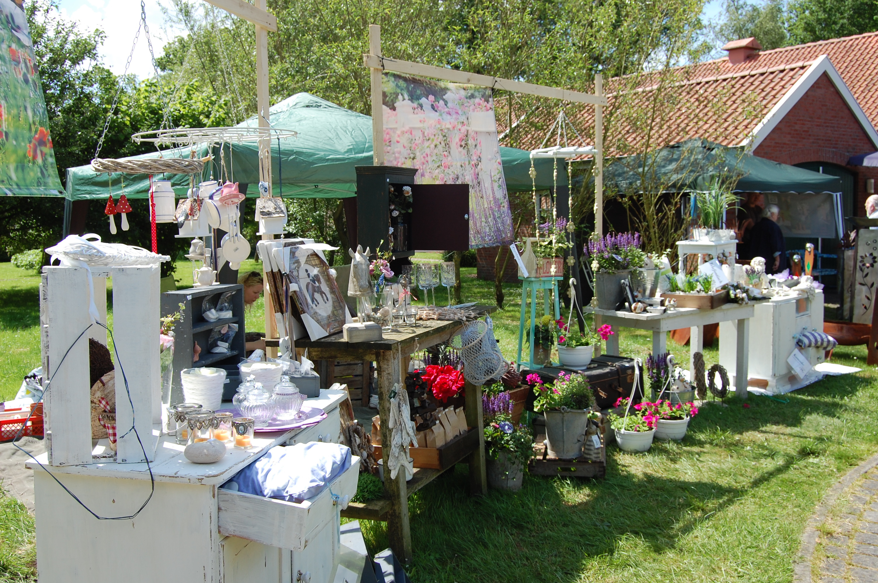 Stände auf einem Hobbymarkt